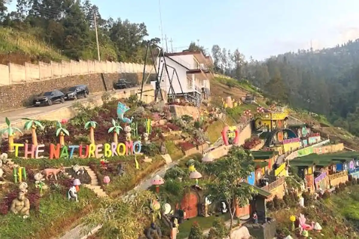 Liburan Nataru di The Nature Bromo Pasuruan, Ada Glamping hingga Hobbit House Bak di Negeri Dongeng