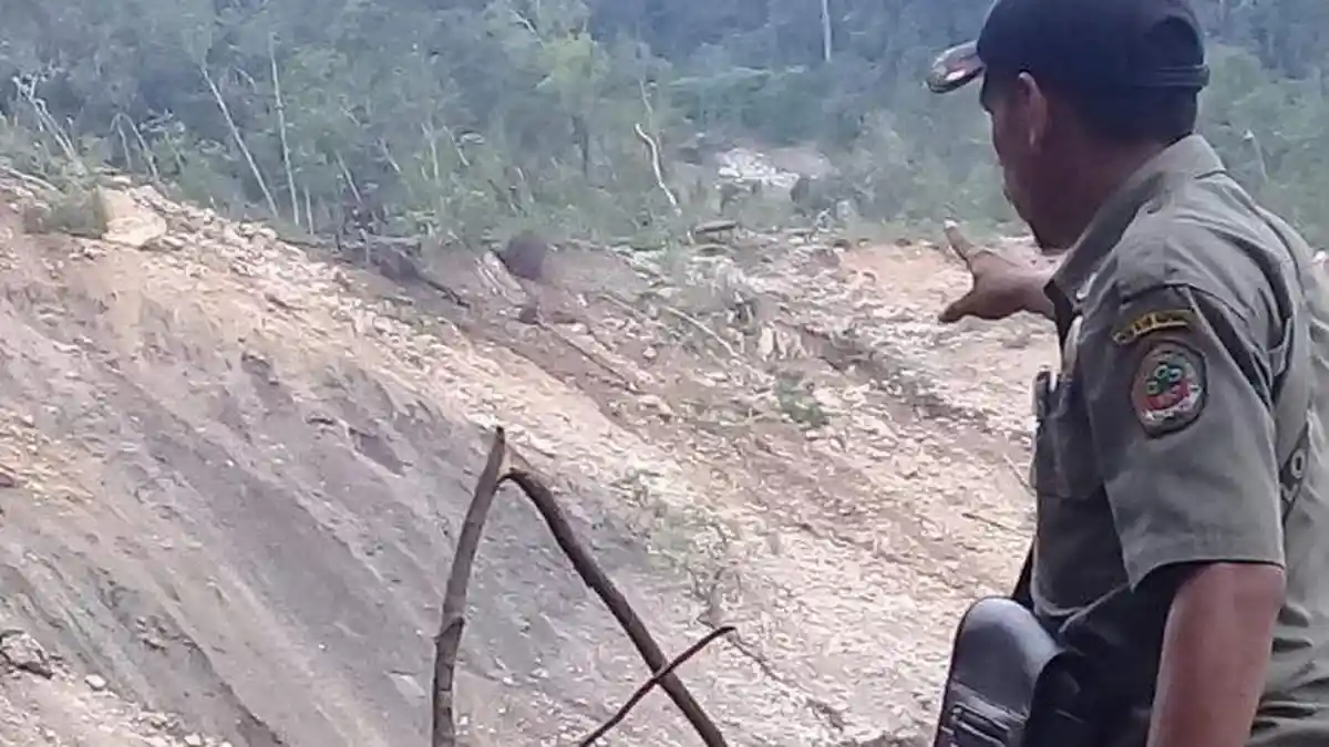 BREAKING NEWS: Lahar Dingin Diduga Keluar dari Gunung Timau, Bikin Gatal Jika Kena Kulit