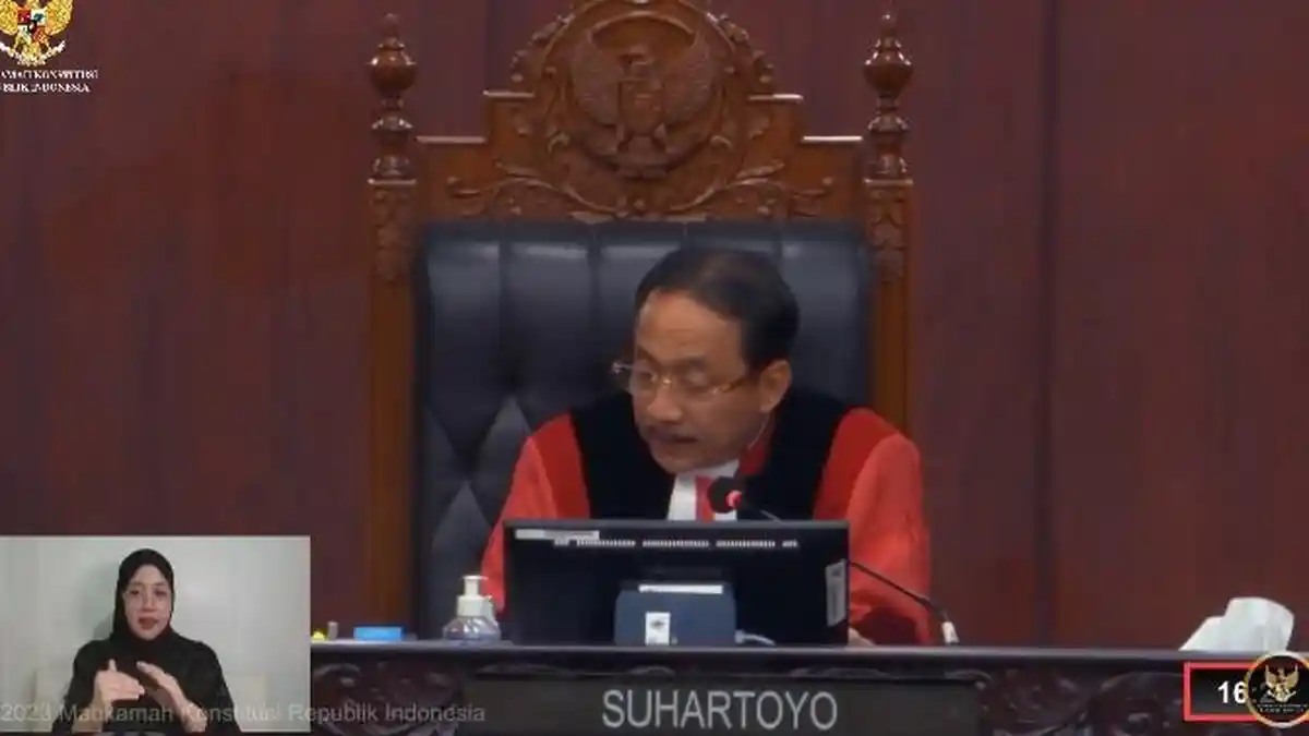 BREAKING NEWS MK Tolak Permohonan Gugatan Batas Usia Capres-cawapres
