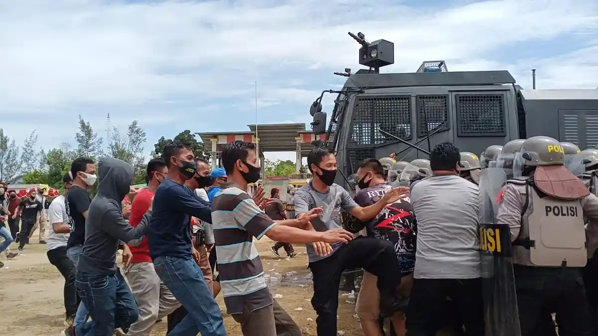 Simulasi Sispamkota, Begini Cara TNI/Polri Redam Aksi Massa di Pilkada Bangka Barat
