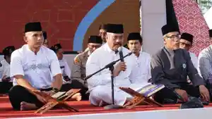 Bupati-Kukar-Edi-Damansyah-memulai-acara-Gema-dengan-membaca-Al-Fatihah-dan-Al-Baqarah.jpg