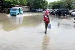 terminal-mallengkeri-makassar-banjir_20150108_161142.jpg