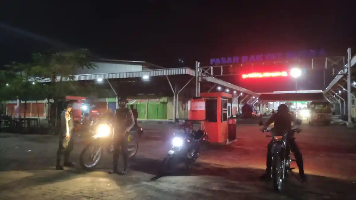 Tim Patmor Bersenjata Api Polres Blora Sasar Daerah Rawan Kejahatan saat Ramadan