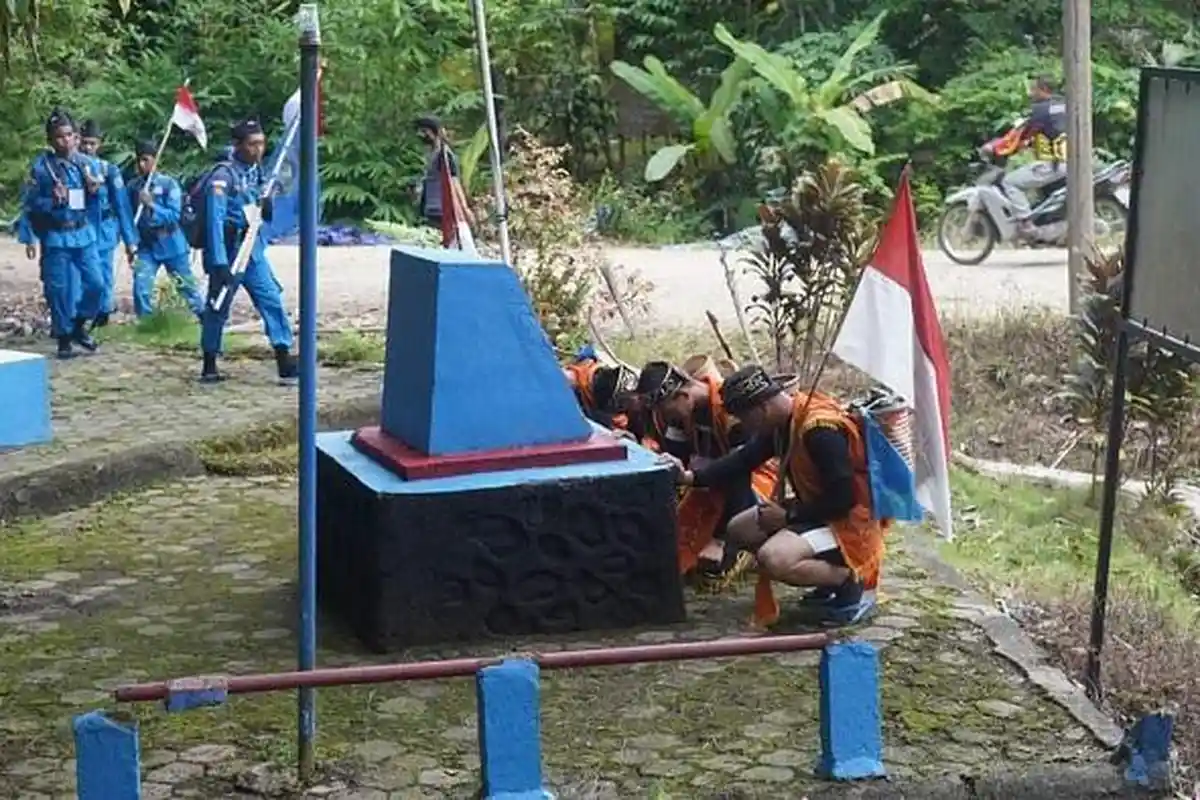 Telusuri Jejak Sejarah Tentara ALRI Divisi IV Kalimantan di HSS Peserta Napak Tilas Lewati Hutan 