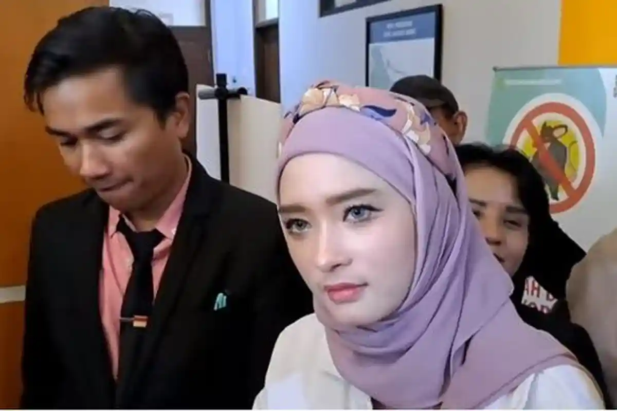 Reaksi Tak Terduga Inara Rusli Setelah Dilaporkan Virgoun ke Polisi, Singgung Soal Damai