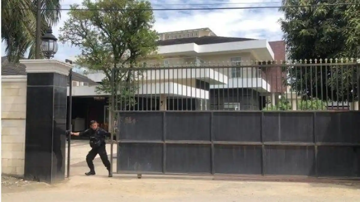 Potret Megahnya Rumah Bupati Langkat yang Kena OTT KPK, di Belakang Ada Tempat Kerangkeng Manusia