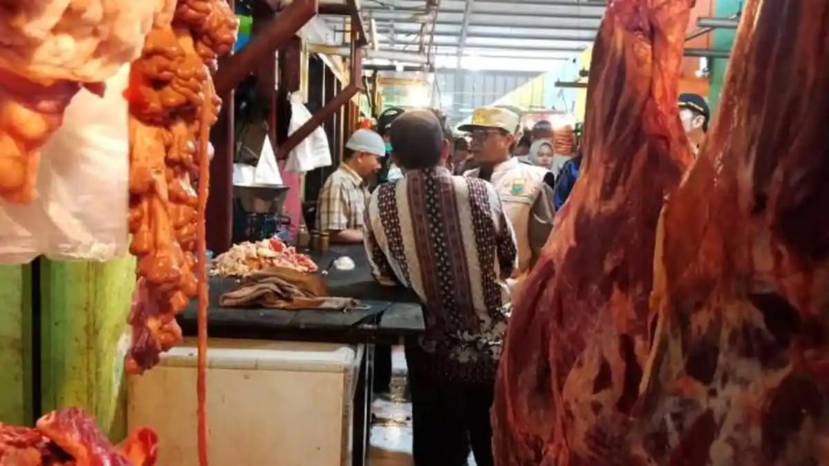 BREAKING NEWS: Sidak Gubernur dan Satgas Pangan Harga Daging dan Cabai Naik di Pasar Angso Duo Jambi