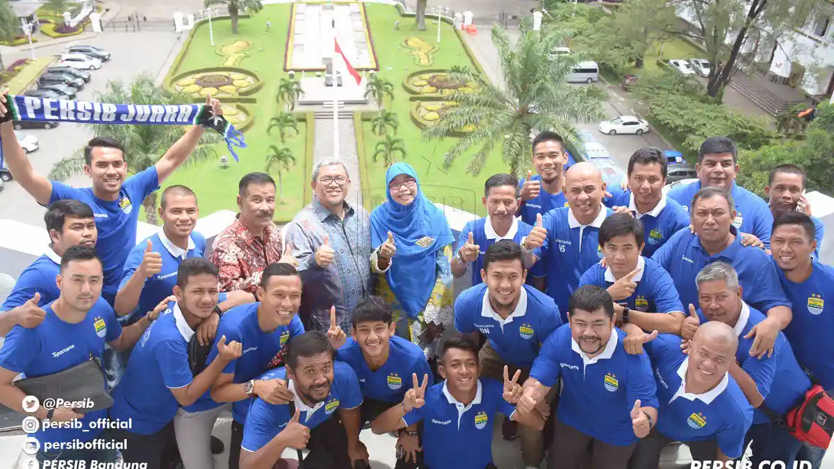 Persib Bandung Dapat Bonus dari Gubernur Jabar Usai Raih Posisi III