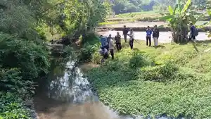 Riset-di-Kali-Konteng-di-bawah-Bendung-Selokan-Gembung-Krusuk-Seyegan-Sleman-162026.jpg