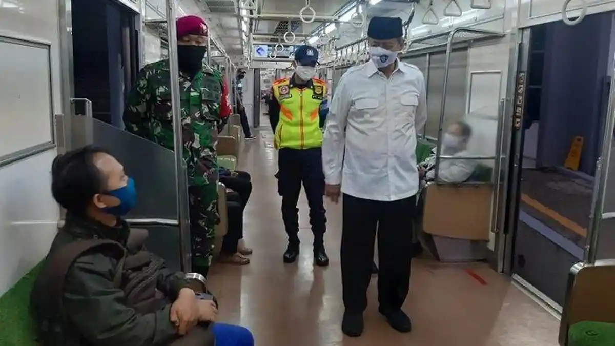 Gubernur Banten Wahidin Halim Pagi-pagi Sudah ke Stasiun Kereta, Ada Apa?