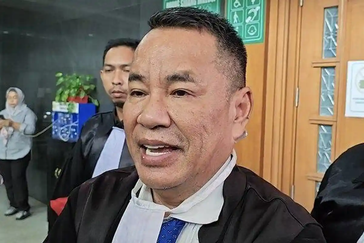 Hotman Paris Soroti Lisa Mariana yang Ingin Tes DNA Ulang, 'Lu Kira RK Bodoh?'