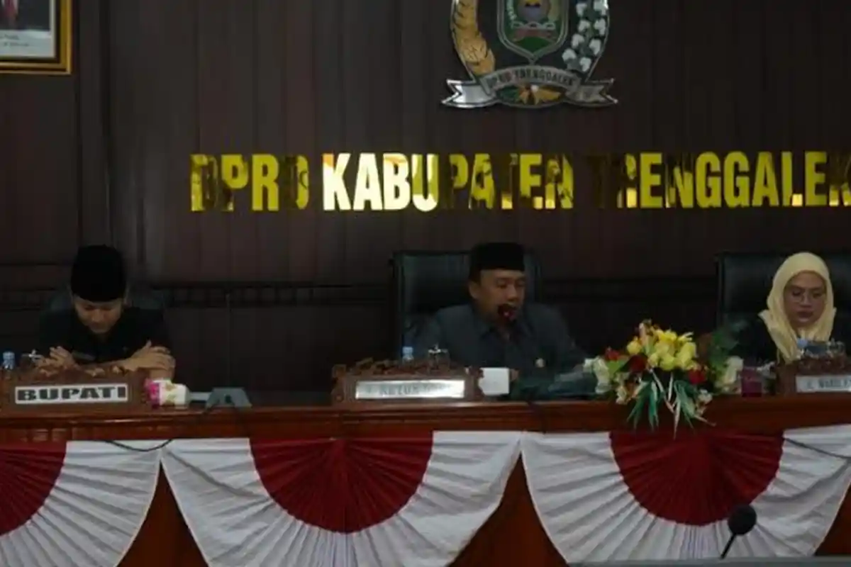 Jawab Pandangan Umum Fraksi DPRD Trenggalek, Bupati Mas Ipin Pastikan Pertumbuhan APBD Positif