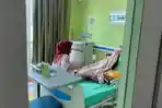 Dua Pasien Campak Terbaring Lemah di Ruang Rapat Inap RSD Madani Pekanbaru