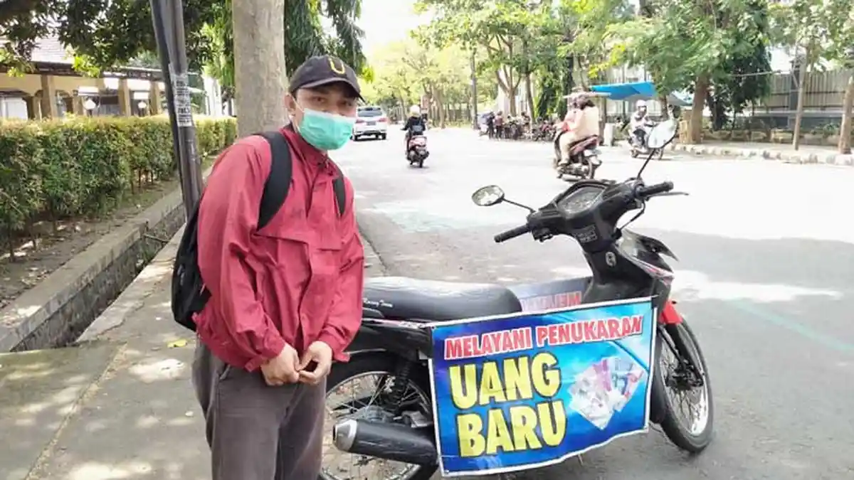 Lapak Penukaran Uang Baru di Kota Kediri Masih Sepi Peminat