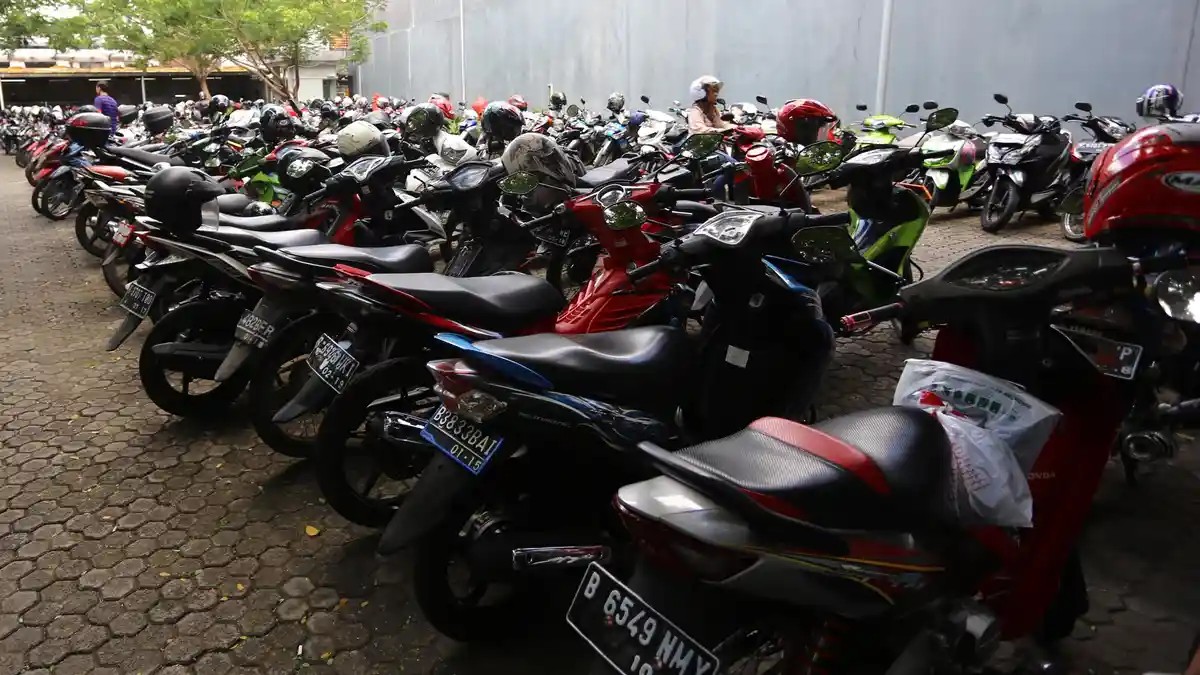 Pungli, Biaya Parkir Diktutip Dua Kali