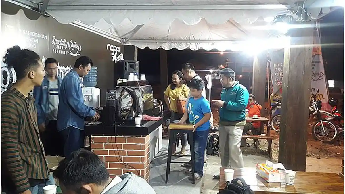 Ada Ngopi Gratis untuk Pemudik di Jalan Nagreg, Ini Caranya