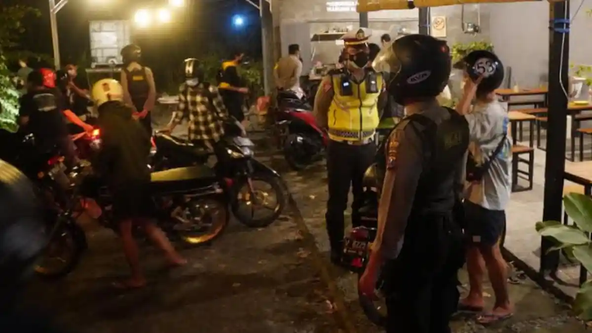 Hari Ketiga PPKM Darurat di Gresik, Ditemukan 500 Pelanggar, Mayoritas Tak Pakai Masker Secara Benar