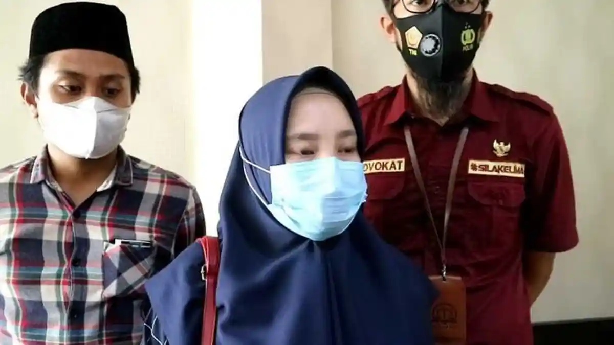 Begini Nasib Guru yang Dipecat Setelah Unggah Penghasilan di Media Sosial, Kepala Sekolah Minta Maaf