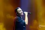 Chord dan Lirik Lagu Tukar Jiwa - Tulus: Aku Kehabisan Cara, Tuk Jelaskan Padamu