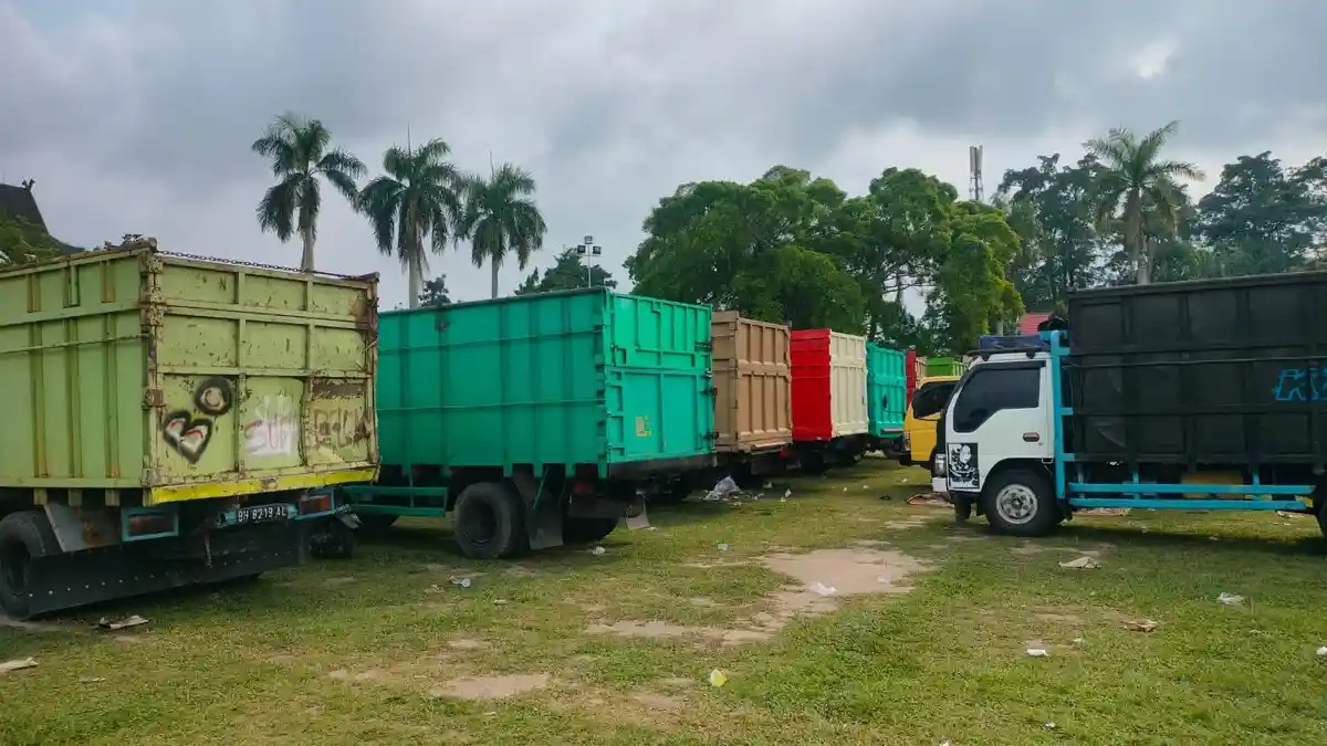 Puluhan Sopir Angkutan Batubara Bertahan di Lokasi Unjuk Rasa, Desak Gubernur Jambi Buka Hauling