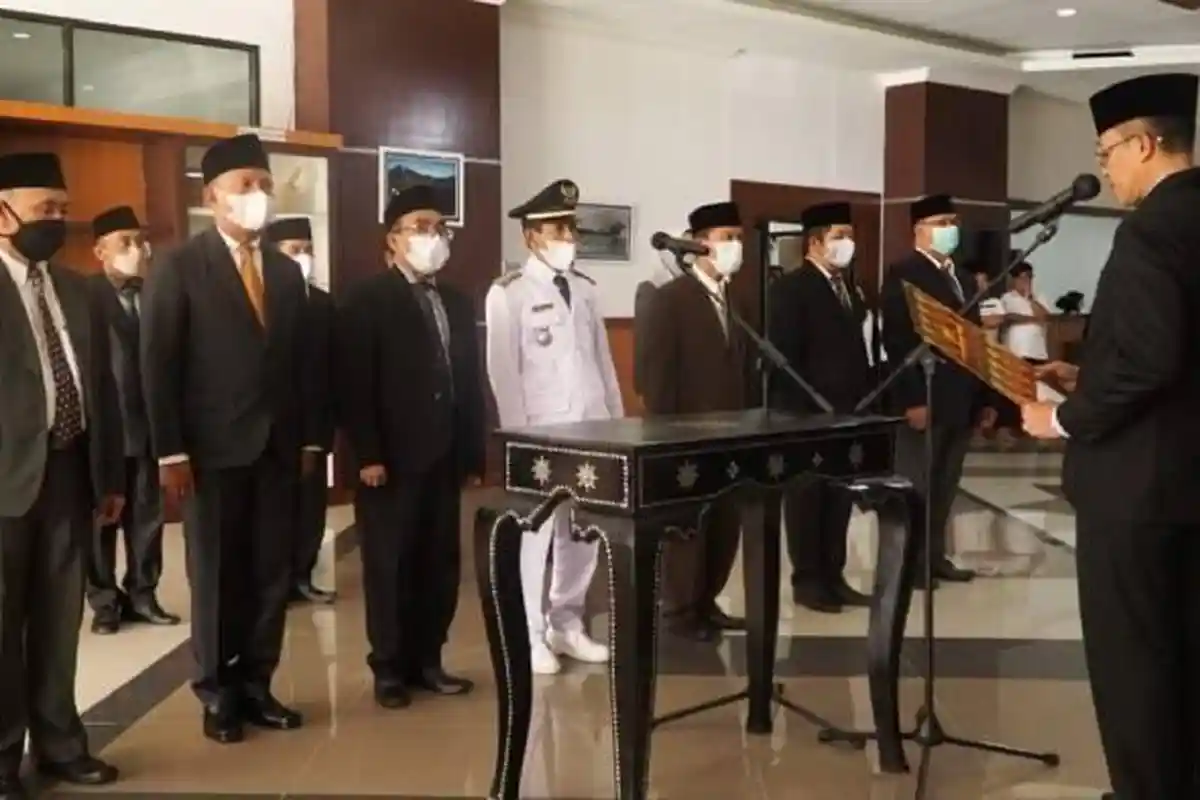 Sekda Lombok Timur Lantik Tiga Pejabat Eselon II: Kadispar, Kadisos, dan Kadiskominfo Dirombak