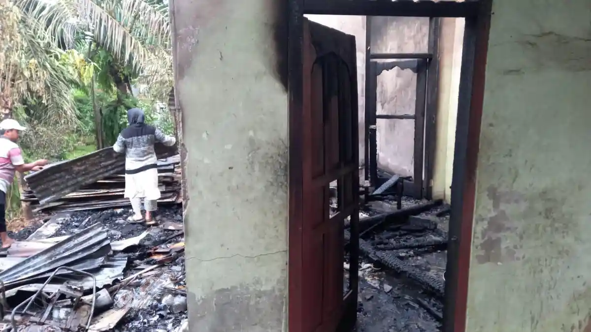 Rumah Warga Sidomulyo Seluma Bengkulu Ludes Terbakar, Kerugian Capai Rp 100 Juta