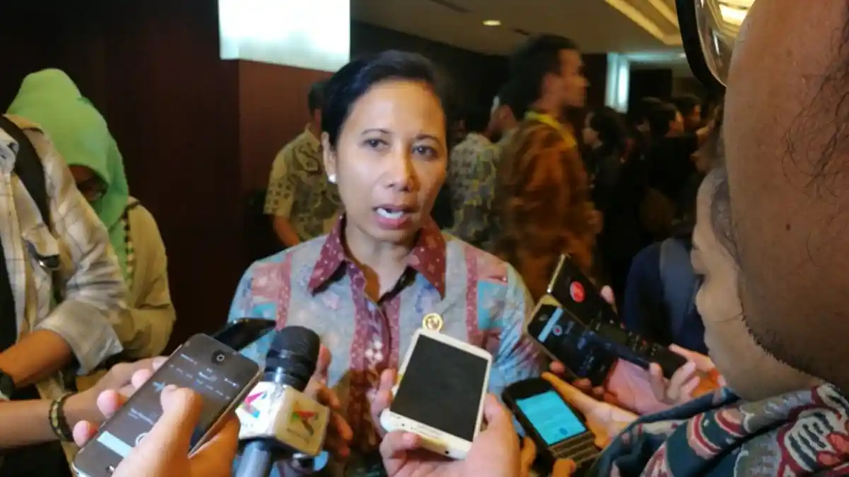 Naik Helikopter, Menteri BUMN Kunjungi Proyek Pabrik Semen Rembang