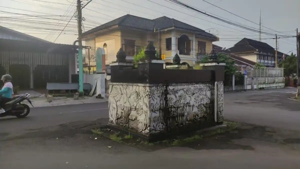 Tak Ada yang Berani Mengusik, Petilasan Misterius di Jalan Dekat Kantor Bupati Banyumas