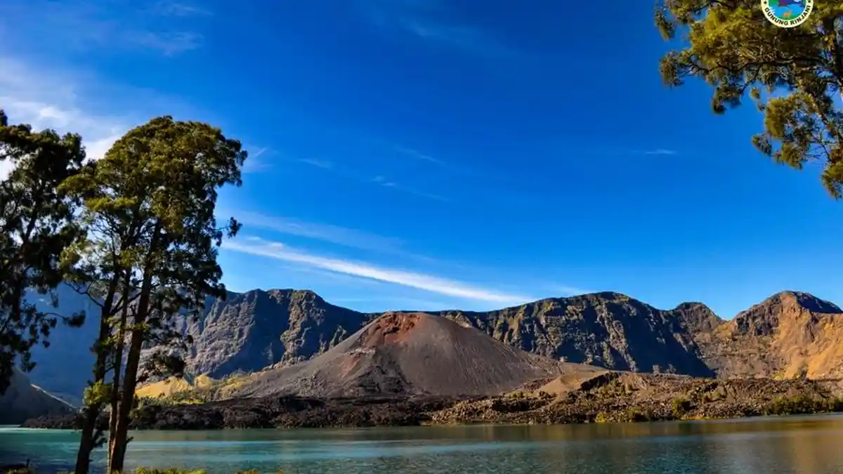 Gunung Rinjani Berstatus Waspada, Pendaki Dilarang Beraktivitas di Sekitar Gunung Barujari