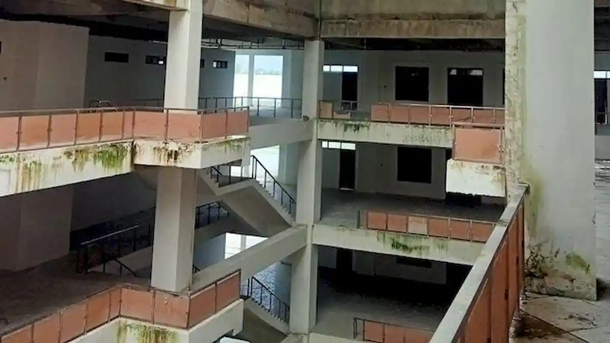 Gedung Pemda di Sukabumi Rusak dan Belum Selesai, Bupati Marwan: Bukan Mangkrak