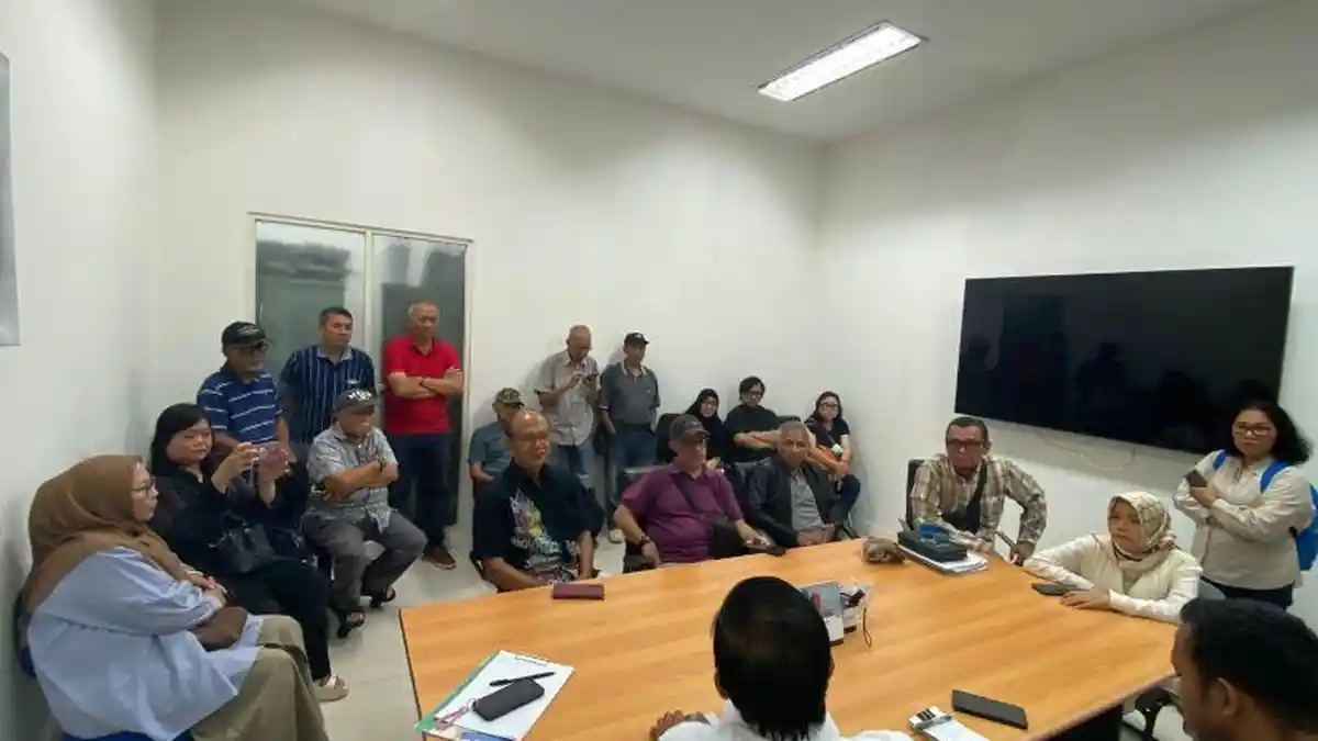Takut Longsor, Warga Cluster Vepasamo Ontrog Kantor Sentul City Tolak Proyek Jalan
