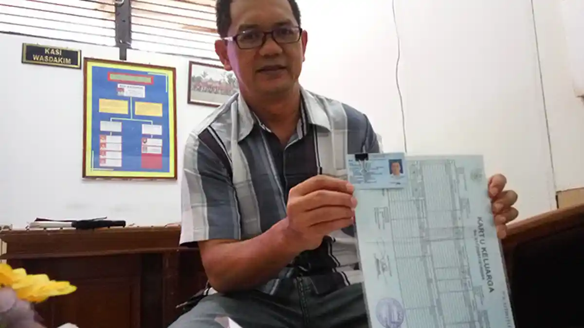 Warga Malaysia Kantongi KTP Elektronik Indonesia di Singkawang