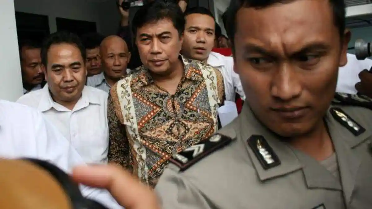 Kena Serangan Jantung di Sel, Bupati Rembang Dibawa ke RS