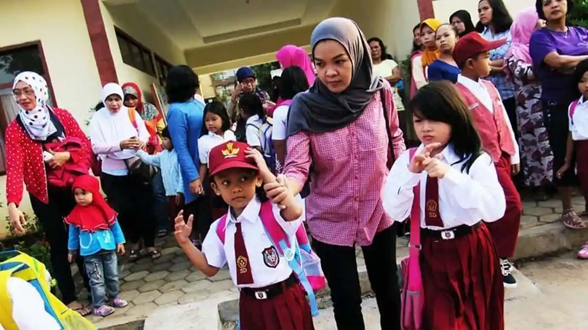 Rabu 2 Januari 2019 Hari Pertama Sekolah, Twitter Ramai Trending #Harmbatnas, Ternyata Ini Maksudnya