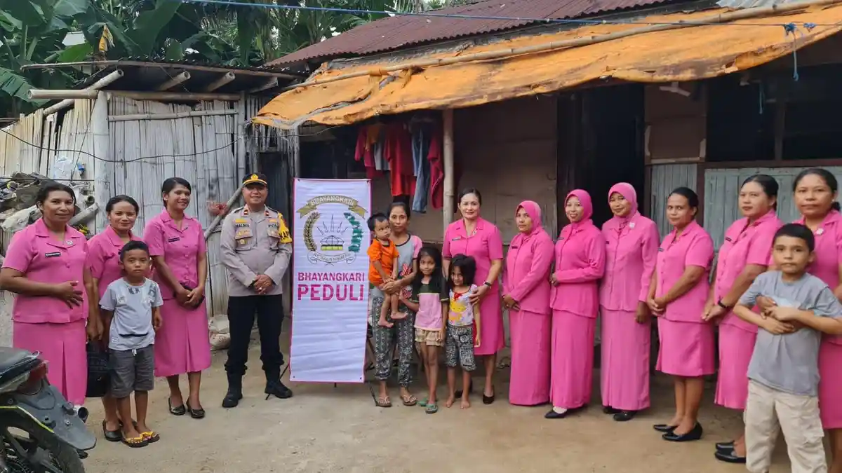Kapolsek Wolowaru Kunjungi Anak Stunting