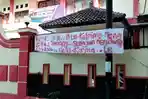 Spanduk-protes-kekeceN-1-Batang-Jumat-872022.jpg