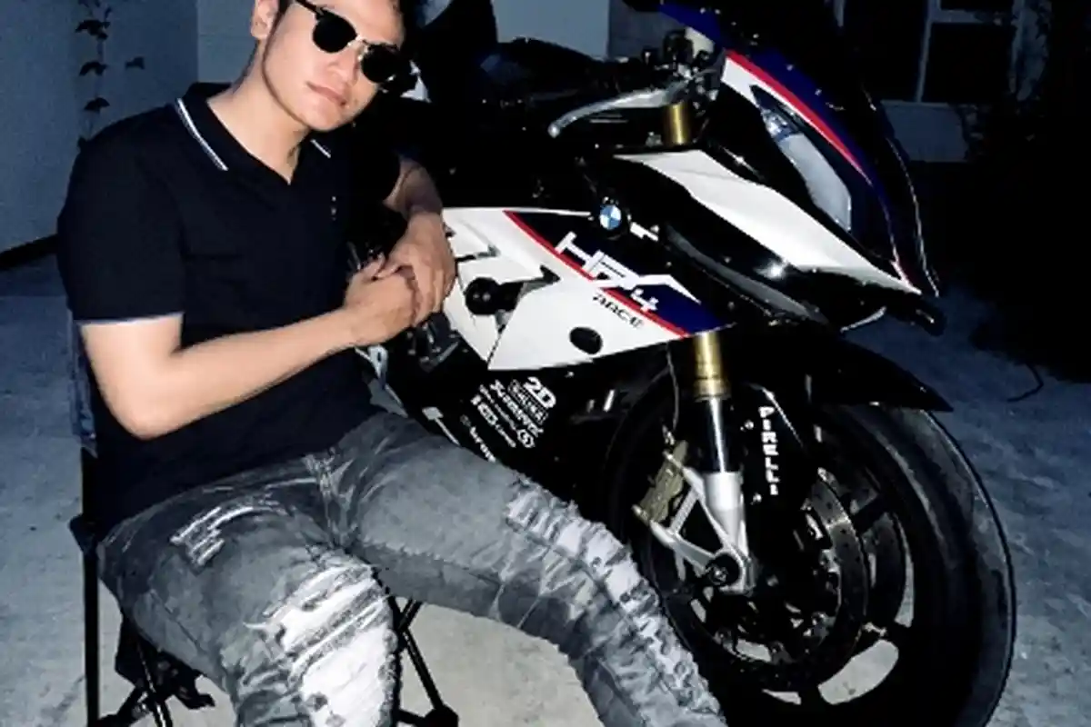 Mengenal Rahmad Hafids, Pengusaha Muda NTT yang Berangkat Haji Diumur 20 Tahun