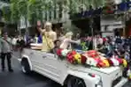 Walikota Ikut Pawai Surabaya Vaganza 2024