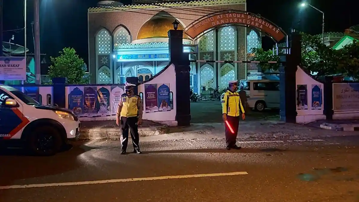 Anggota Polres Bajarnegara Tingkatkan Patroli selama Ramadan, Keliling Mulai Sore hingga Subuh