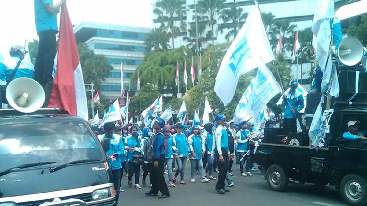 Buruh Banten Tuntut Pemerintah Perbaiki Gaji Buruh