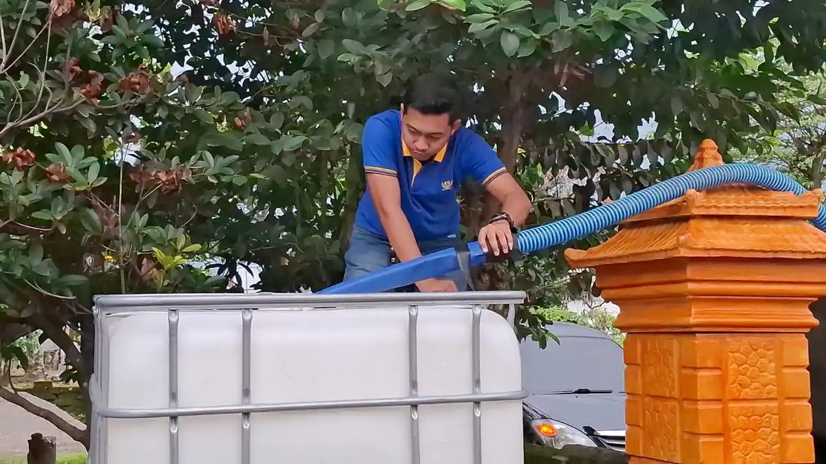 Bertanggung Jawab! PTPN Droping Air Bersih untuk Warga Plosolor Terdampak Dugaan Pencemaran Limbah