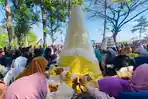 20260616_tumpeng-nasi-kuning-berukuran-jumbo-di-Tegal_1.jpg