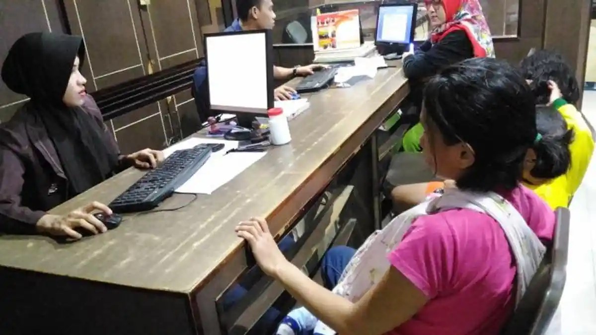 Ingatkan Janda Agar Tak Ganggu Suaminya di Facebook. Ibu  Empat Anak Ini Malah Dihajar Suaminya