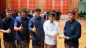 Bupati-Badung-Adi-Arnawa-v.jpg