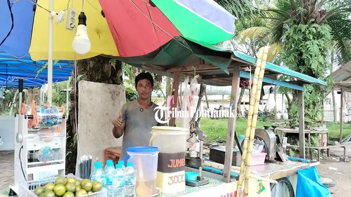 Bang Bai, Penjual Es Tebu yang Menyimpan Tabungan Masa Depan Anak