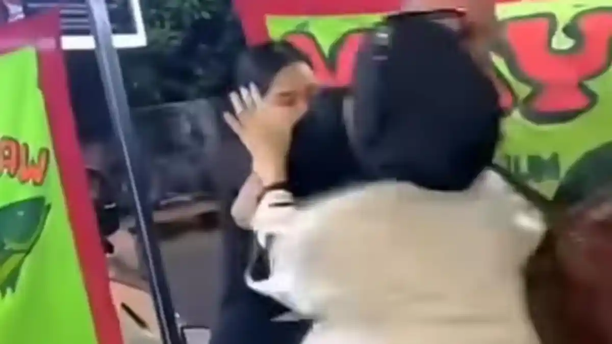 SAKSI KATA: Pengakuan Wanita yang Gerebek Suaminya Selingkuh di Warung Sari Laut Kota Bone - Tribun-timur.com