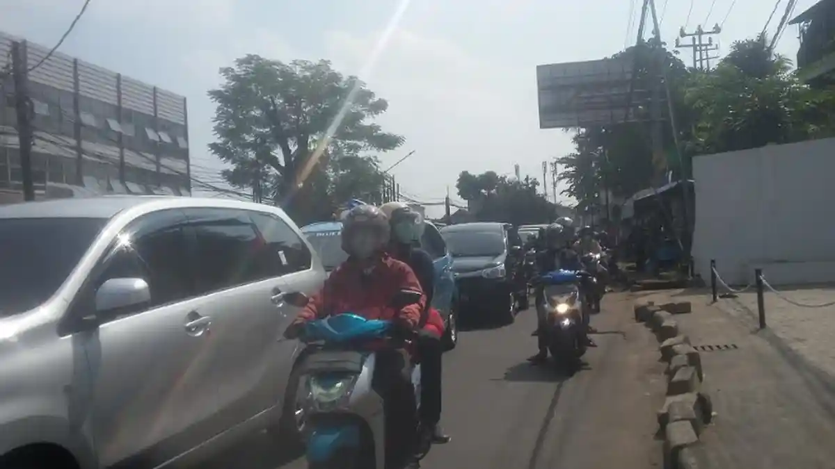 Lalu Lintas Jalan KS Tubun Bogor Padat Merayap Jelang Siang Ini