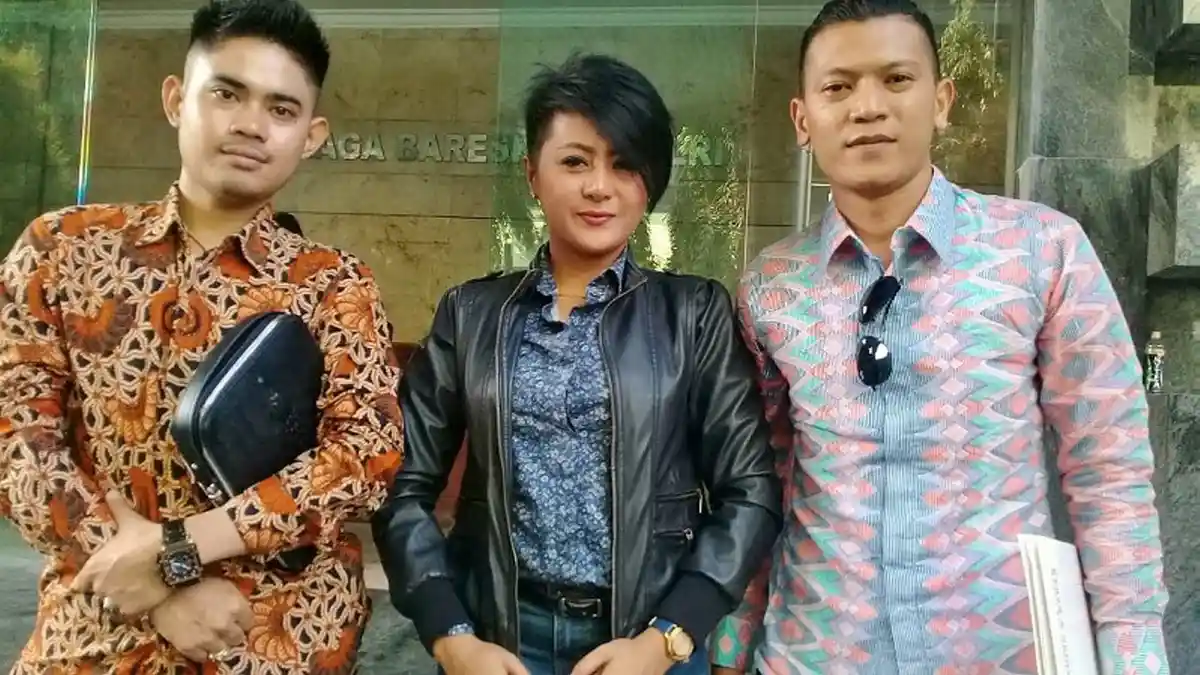 Pedangdut Glow Rossa Akan Laporkan Pengemudi Ojek Online