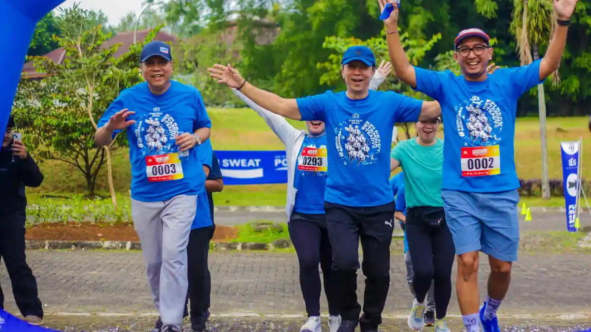 Gaya Hidup Sehat, Wali Kota Bogor Dedie Rachim Lari Bareng Karyawan PT SEG Lewat Fun Run 3,5K