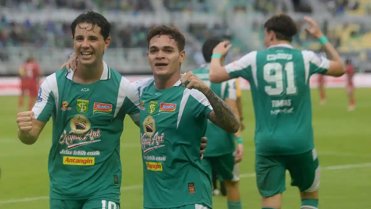 Skema False Nine Persebaya Era Tavares Berbuah Dua Gol Gali Freitas